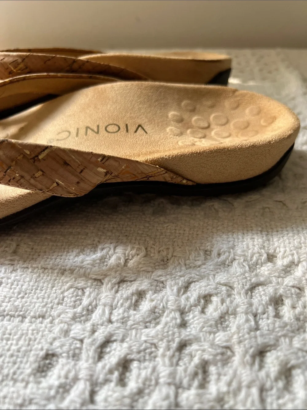 Vionic Bella II toe post sandals size 7.5